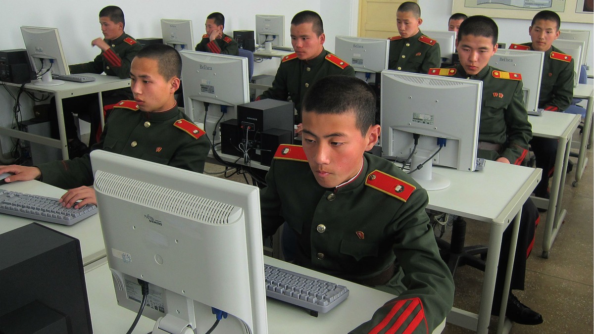 nk-military-computers.jpg