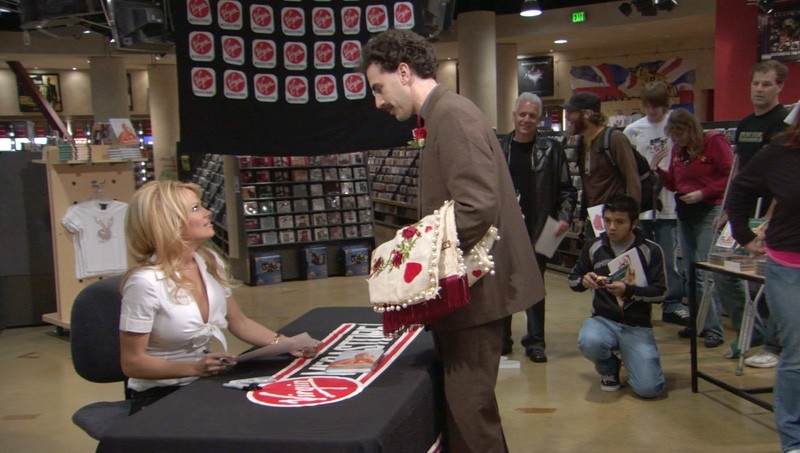 sacha-baron-cohen-e-pamela-anderson-in-borat.jpg